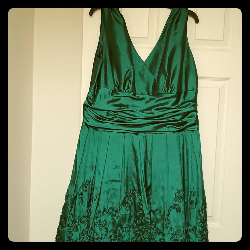 S.L. Fashions Emerald Green Cocktail Dress